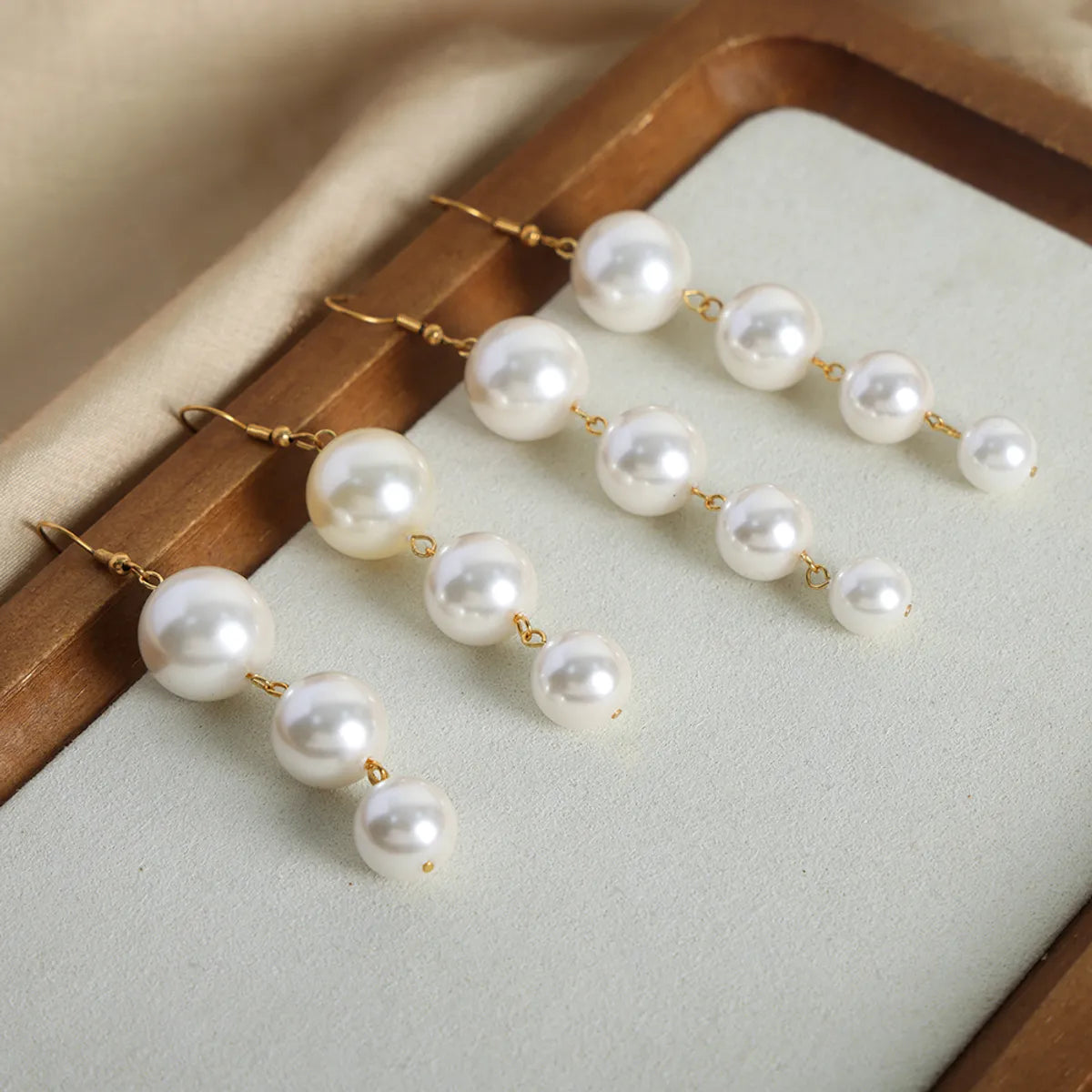 1 Pair Elegant Simple Style Solid Color Beaded Plating Imitation Pearl Titanium Steel 18k Gold Plated Drop Earrings