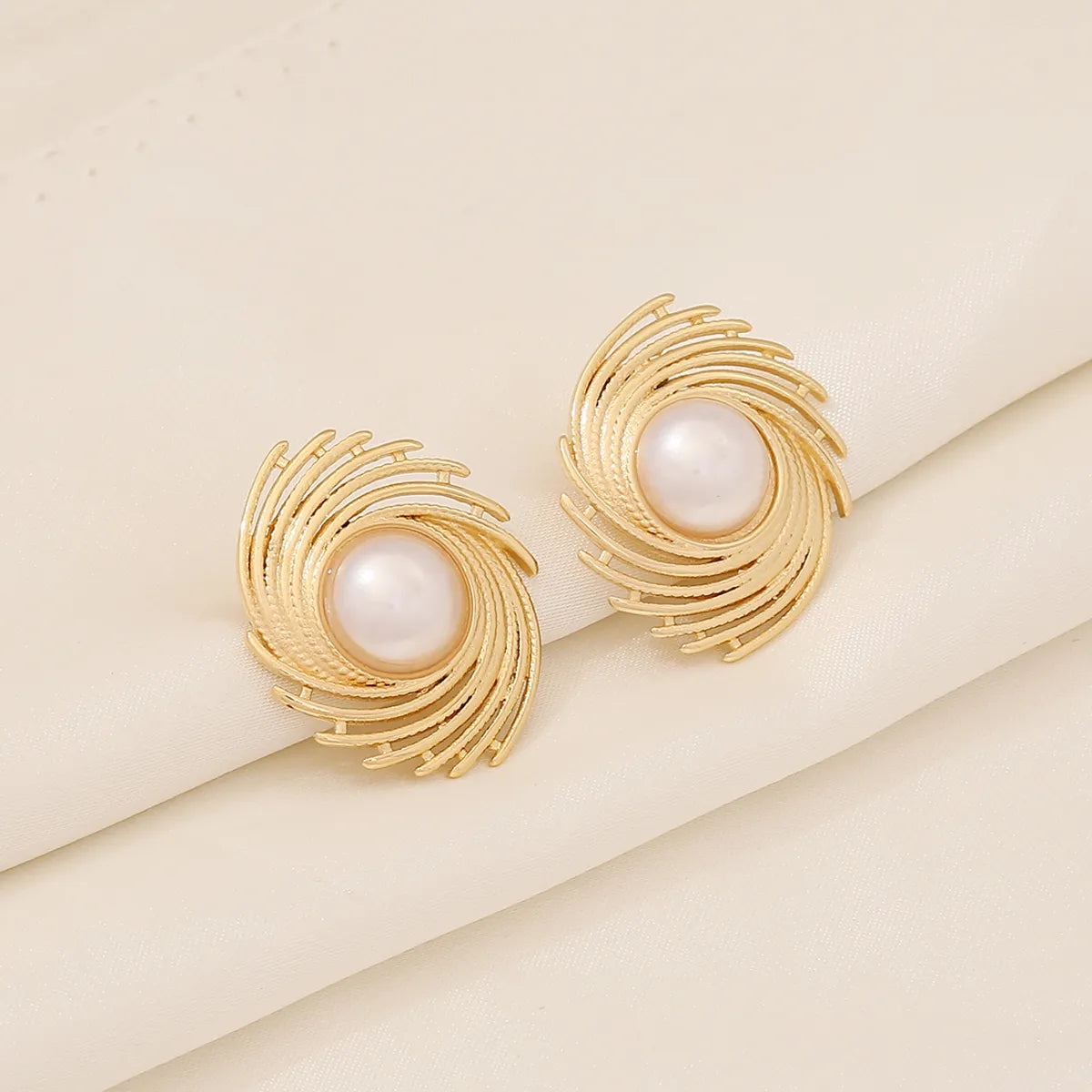 1 Pair Elegant Simple Style Solid Color Plating Inlay 304 Stainless Steel Pearl 18K Gold Plated Earrings