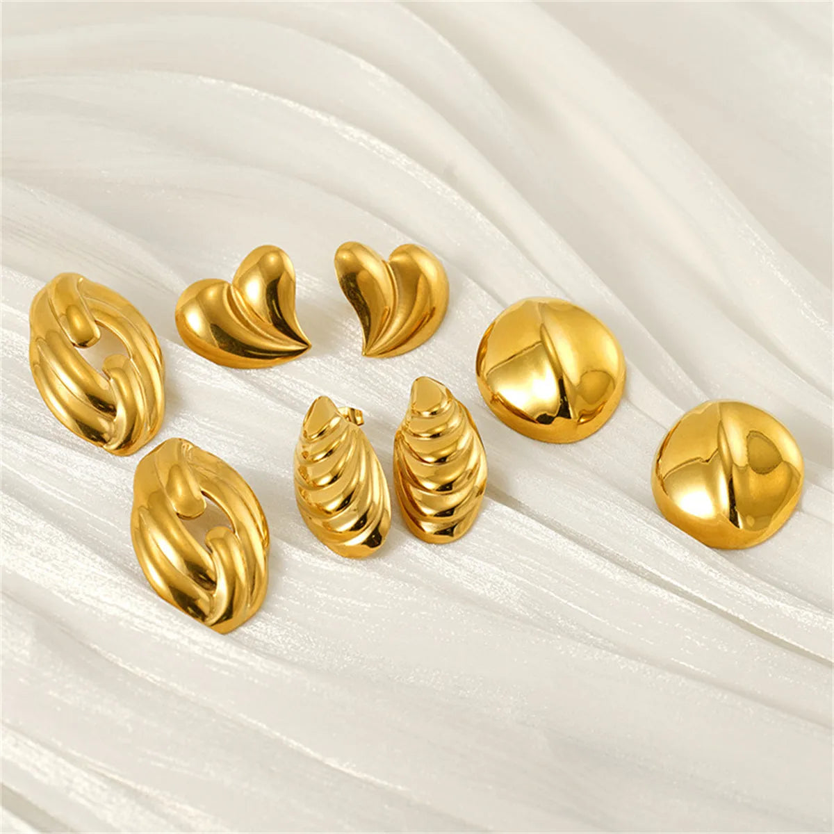 1 Pair Elegant Simple Style Solid Color Round Lingge Plating 304 Stainless Steel 18K Gold Plated Ear Studs