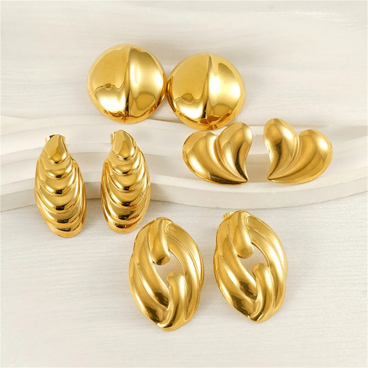 1 Pair Elegant Simple Style Solid Color Round Lingge Plating 304 Stainless Steel 18K Gold Plated Ear Studs