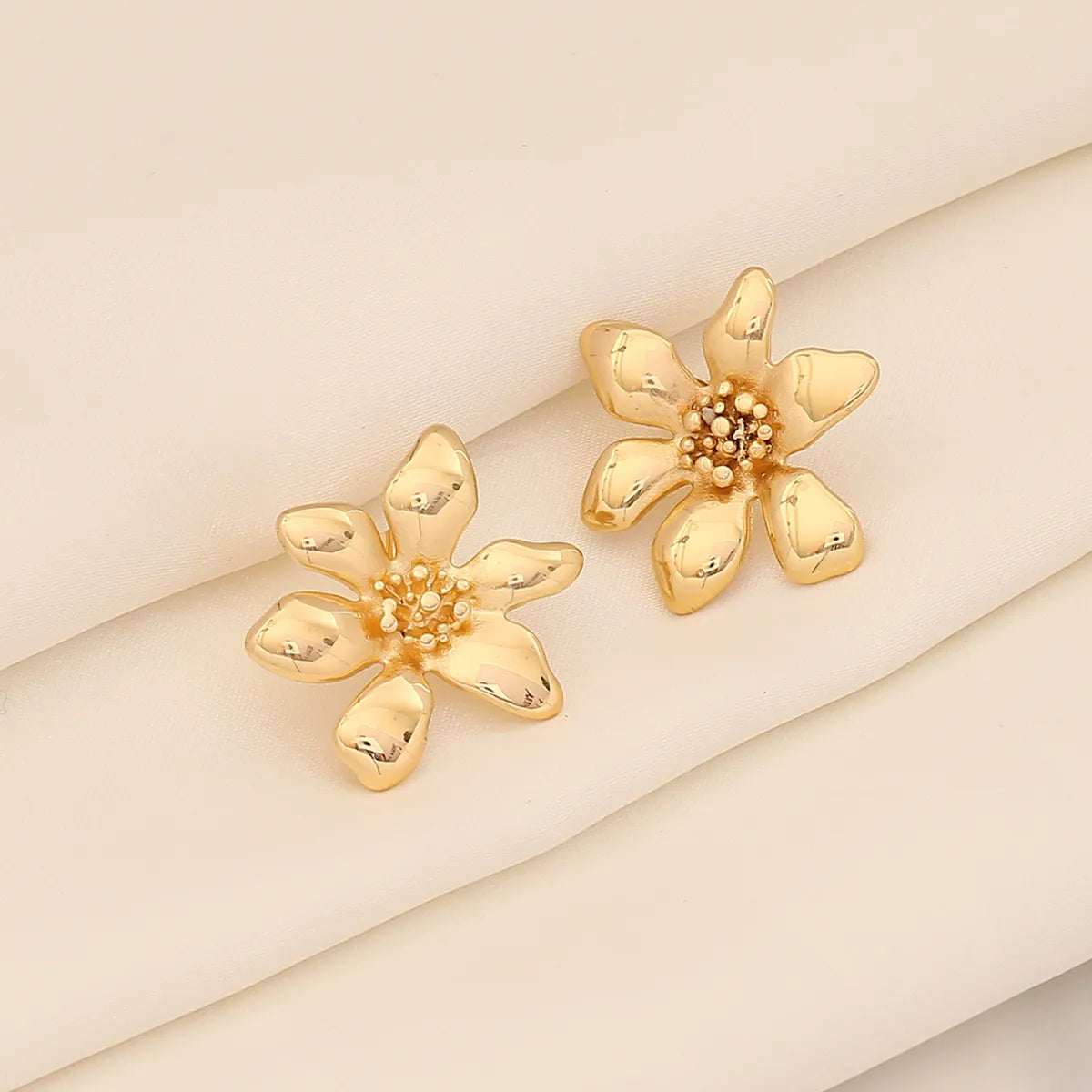 1 Pair Elegant Simple Style Sunflower Flower Plating 304 Stainless Steel 18K Gold Plated Ear Studs