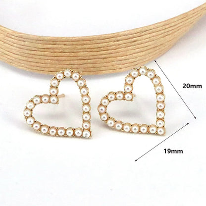 1 Pair Elegant Simple Style Triangle Heart Shape Plating Inlay Copper Artificial Pearls 18k Gold Plated Earrings