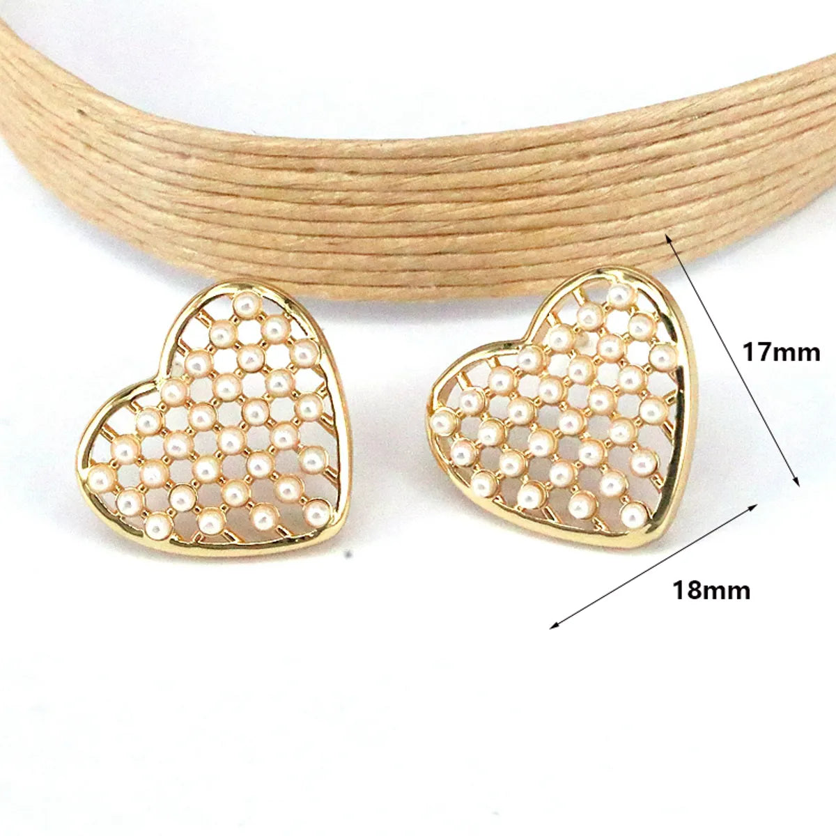 1 Pair Elegant Simple Style Triangle Heart Shape Plating Inlay Copper Artificial Pearls 18k Gold Plated Earrings