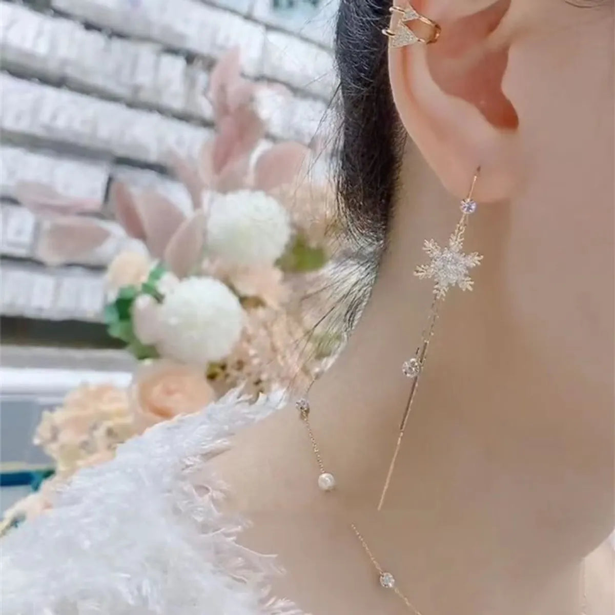 1 Pair Elegant Snowflake Artificial Crystal Drop Earrings