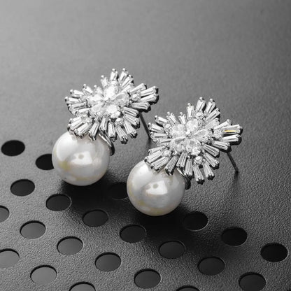 1 Pair Elegant Snowflake Inlay Copper Artificial Pearls Zircon Ear Studs