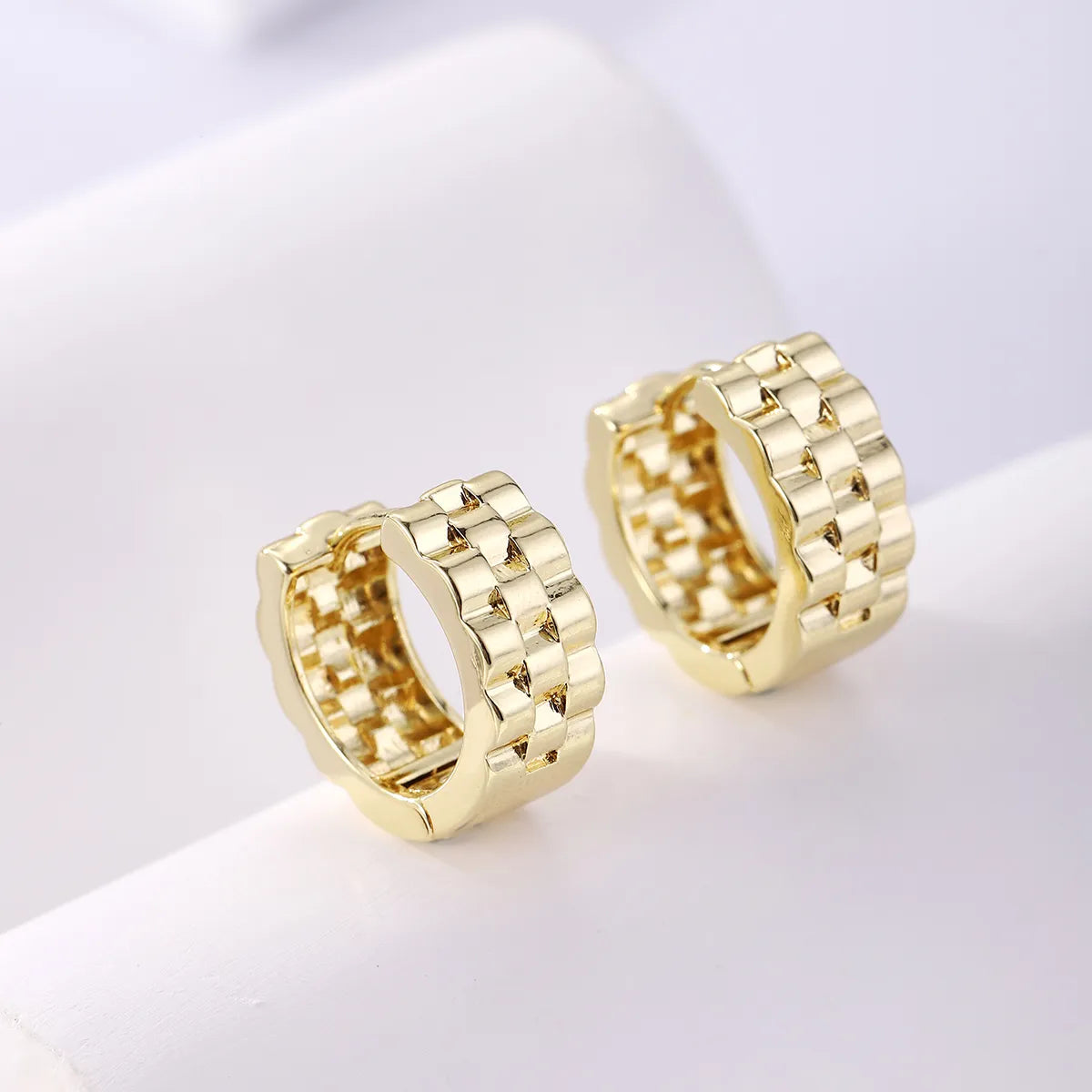 1 Pair Elegant Solid Color Geometric Copper K Gold Plated Hoop Earrings