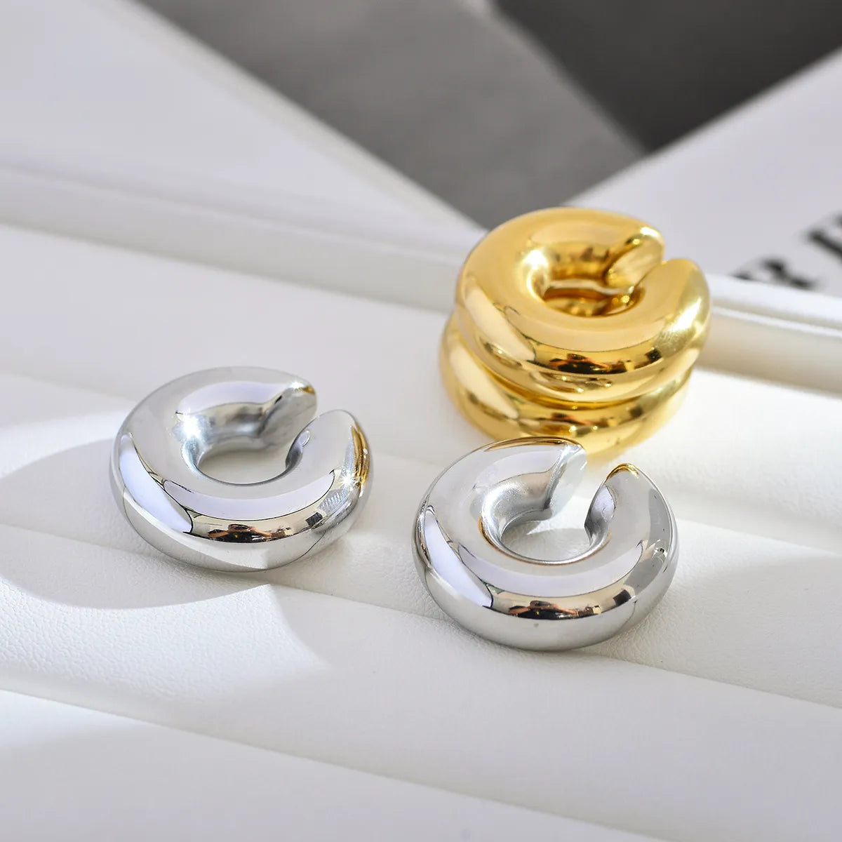 1 Pair Elegant Solid Color Plating Stainless Steel 18k Gold Plated Ear Studs