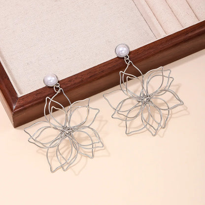 1 Pair Elegant Streetwear Flower Hollow Out Inlay Ferroalloy Zinc Alloy Artificial Pearls Drop Earrings