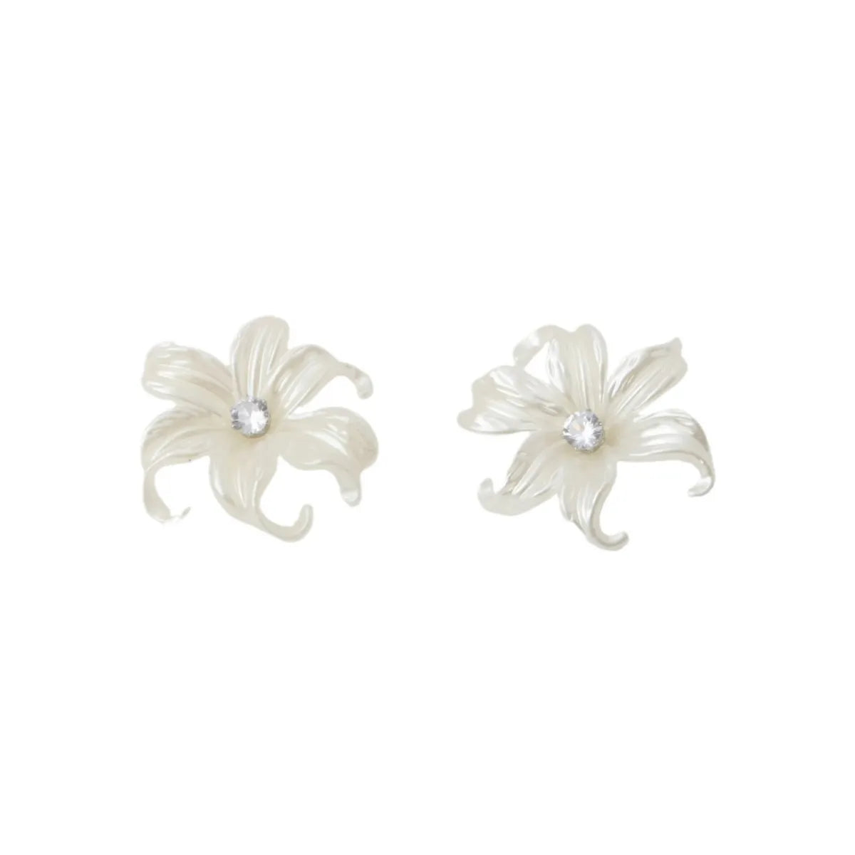 1 Pair Elegant Streetwear Flower Inlay Plastic Zircon Silver Plated Ear Studs