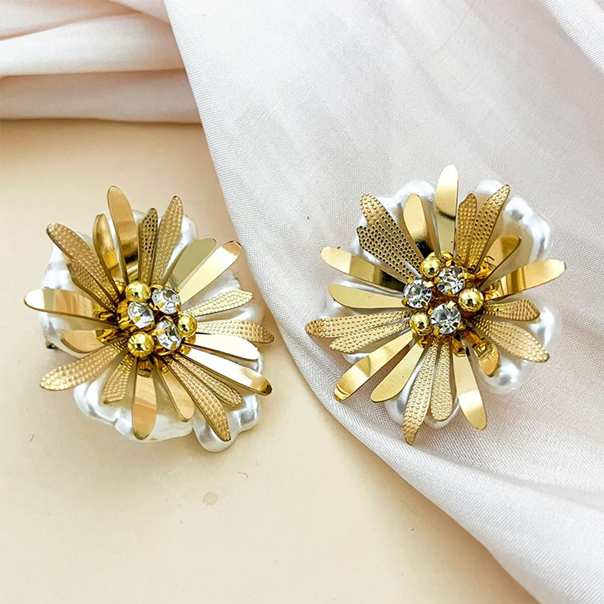 1 Pair Elegant Streetwear Flower Plating Inlay 304 Stainless Steel Artificial Pearls 14K Gold Plated Ear Studs