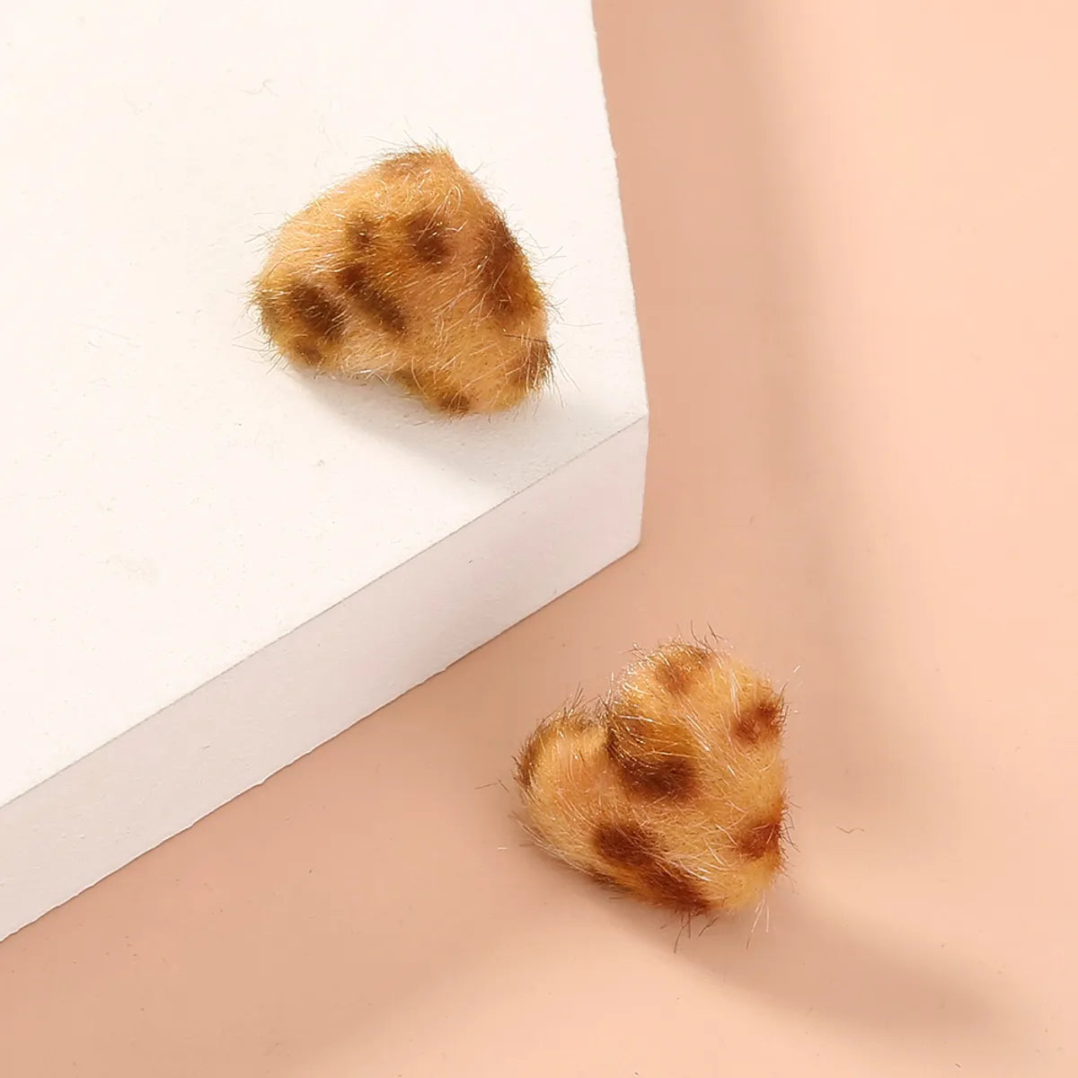 1 Pair Elegant Streetwear Heart Shape Bow Knot Plush Iron Ear Studs