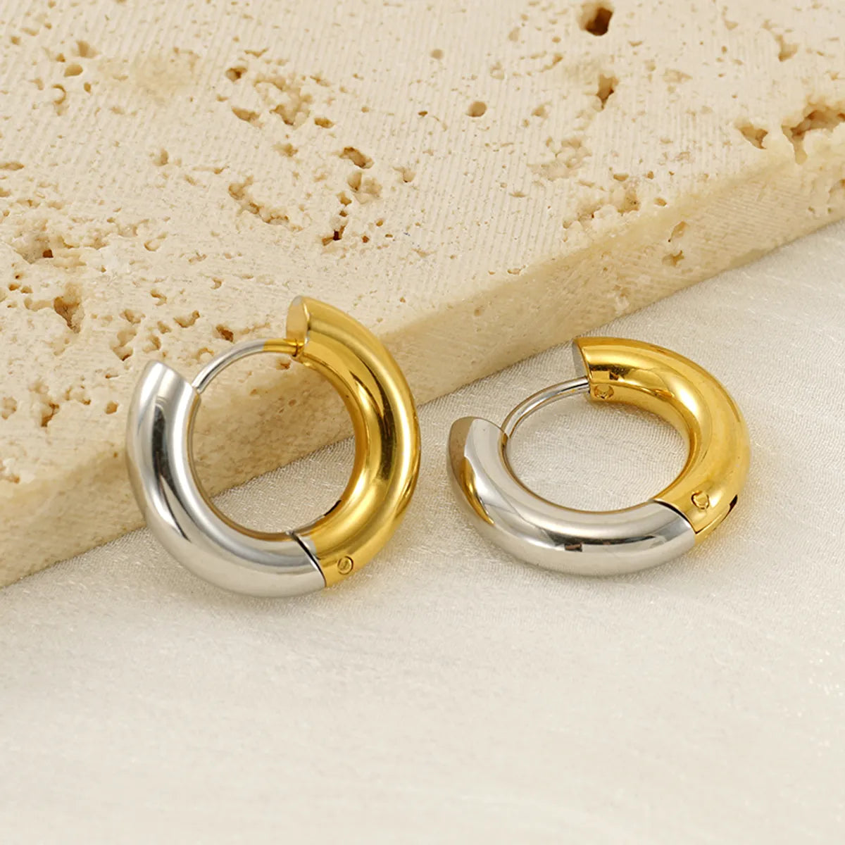 1 Pair Elegant Streetwear Round 304 Stainless Steel 18K Gold Plated Earrings