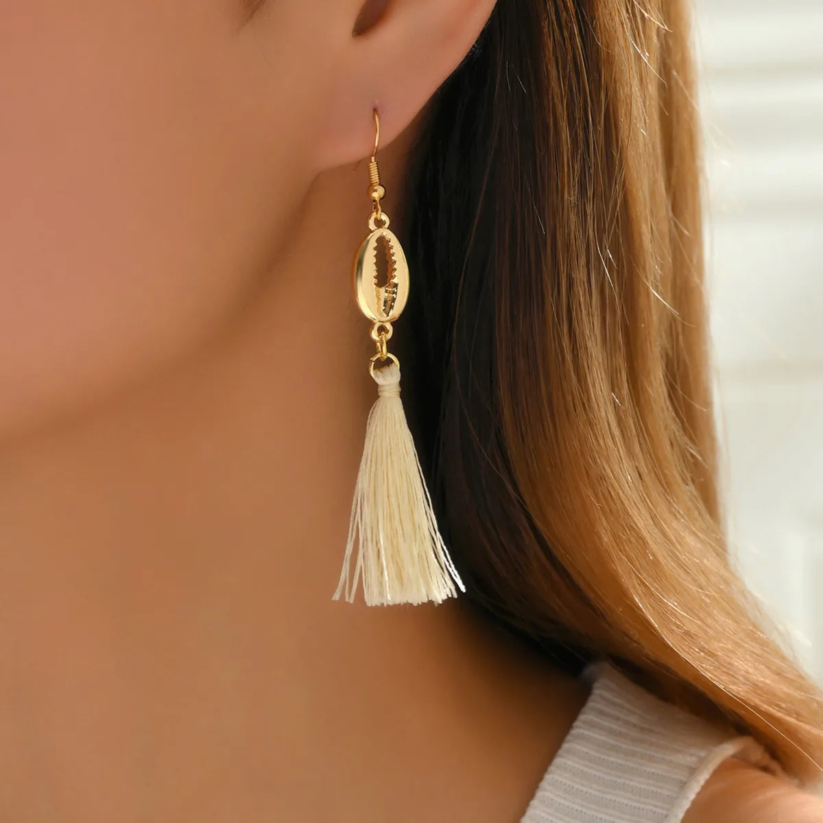 1 Pair Elegant Streetwear Shell Handmade Tassel Plating Alloy Gold Plated Drop Earrings