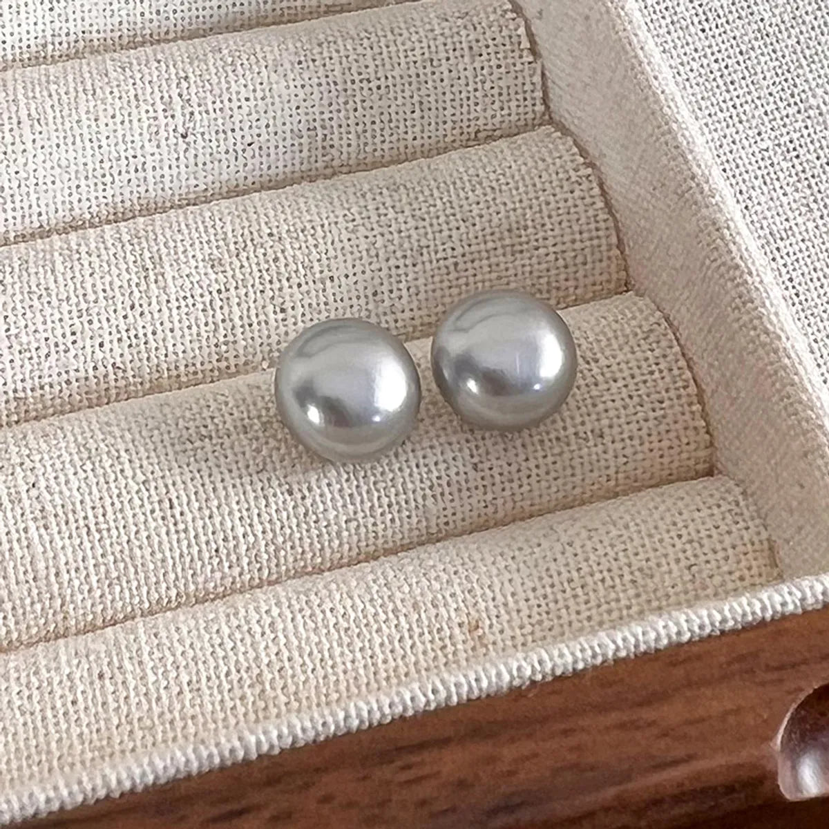 1 Pair Elegant Streetwear Solid Color Imitation Pearl Ear Studs