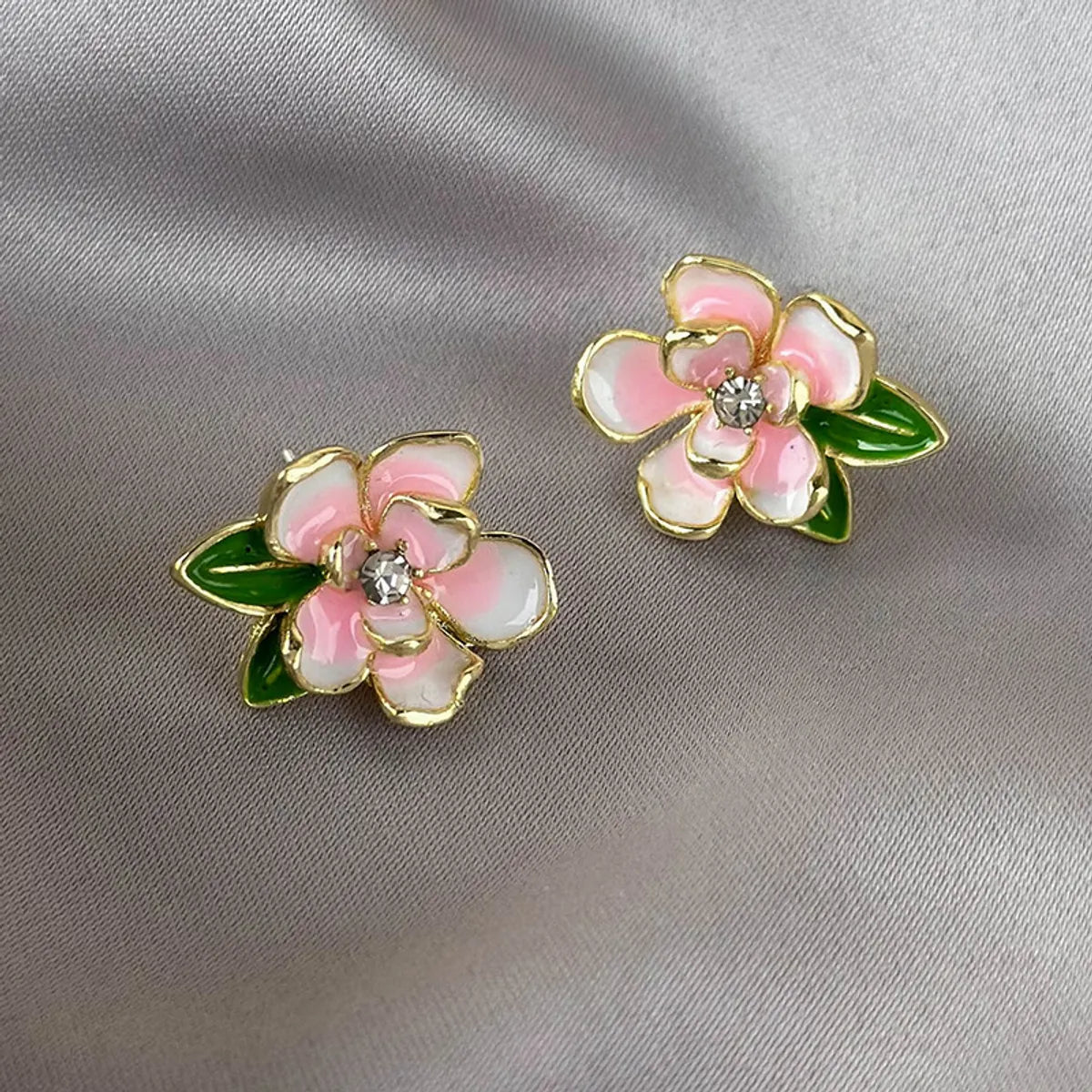 1 Pair Elegant Sweet Artistic Flower Enamel Inlay Alloy Rhinestones Ear Studs