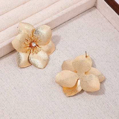 1 Pair Elegant Sweet Artistic Flower Inlay Alloy Rhinestones Ear Studs