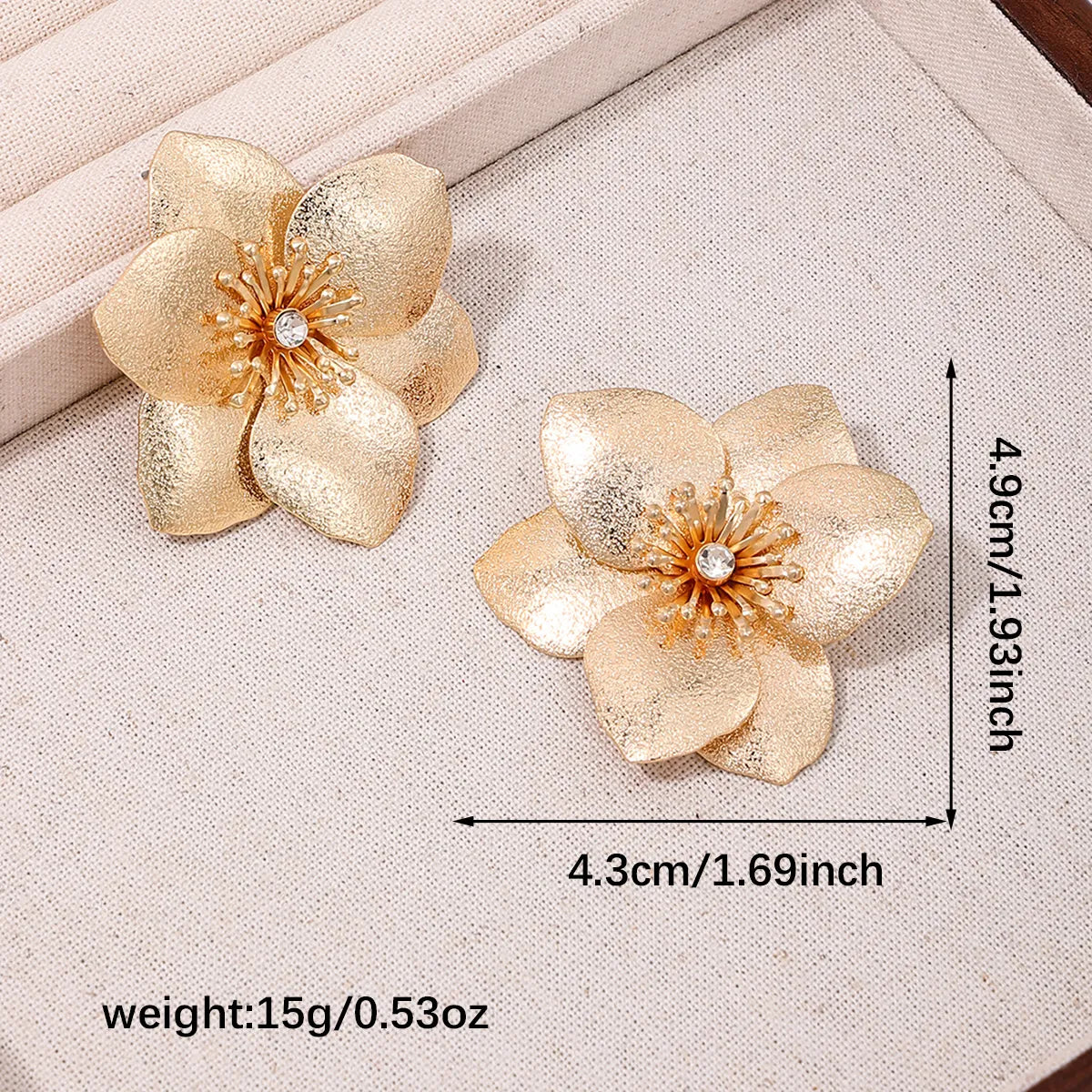 1 Pair Elegant Sweet Artistic Flower Inlay Alloy Rhinestones Ear Studs