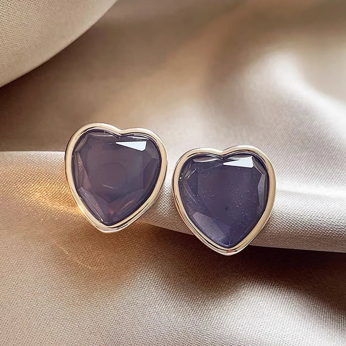 1 Pair Elegant Sweet Artistic Heart Shape Alloy Ear Studs