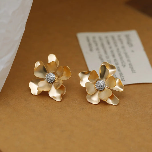 1 Pair Elegant Sweet Classic Style Flower Copper 18K Gold Plated Ear Studs