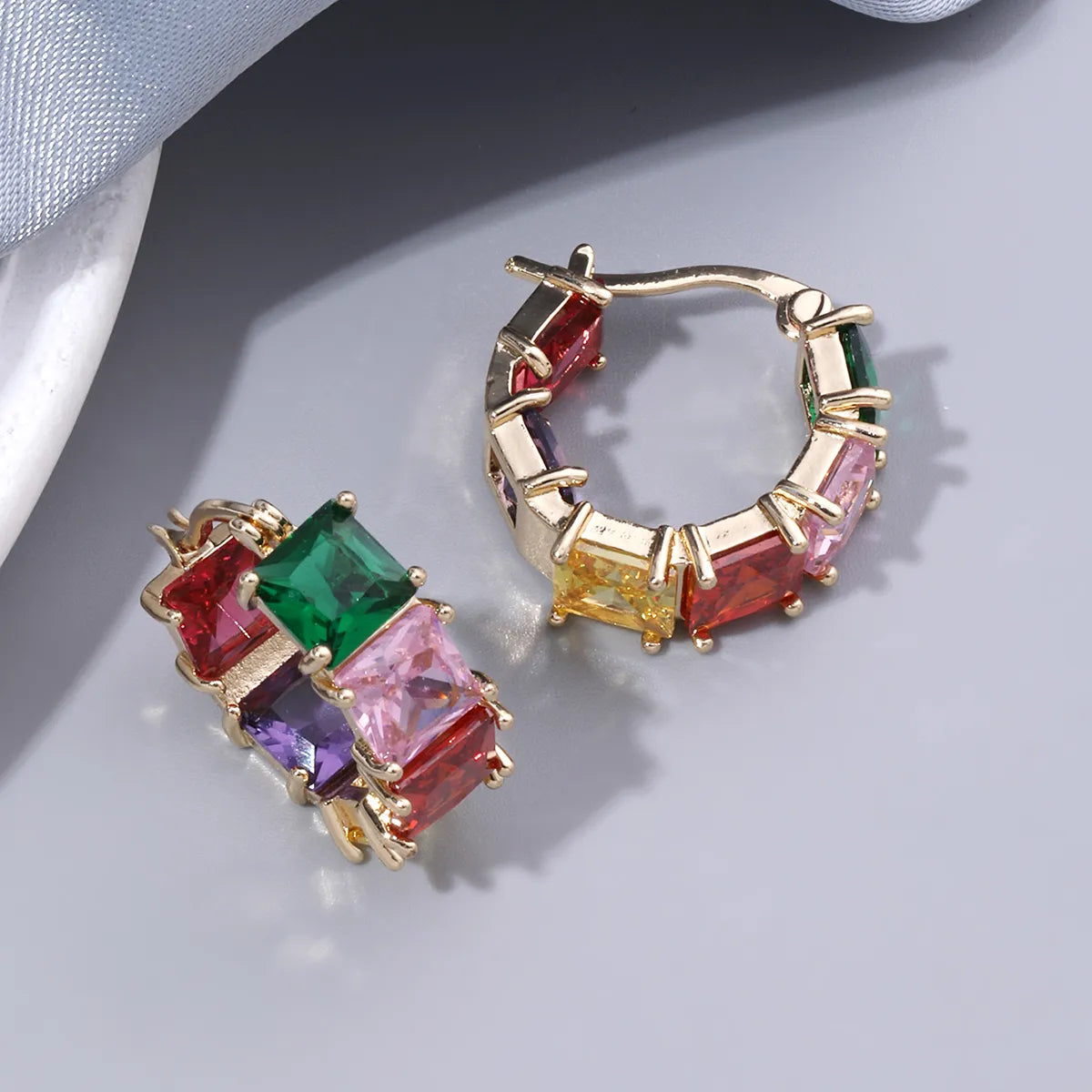 1 Pair Elegant Sweet Color Block Plating Inlay Copper Zircon 18k Gold Plated Hoop Earrings