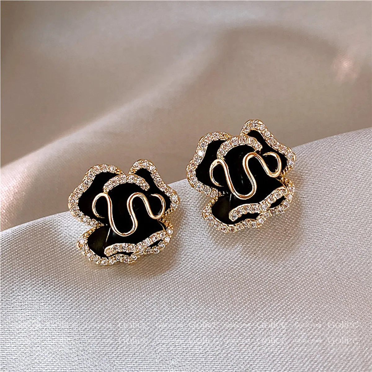 1 Pair Elegant Sweet Flower Enamel Inlay Metal Rhinestones Ear Studs