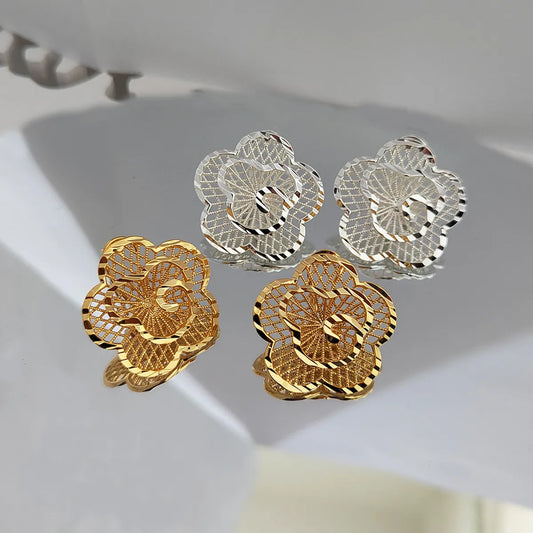 1 Pair Elegant Sweet Flower Plating Hollow Out Copper Ear Studs