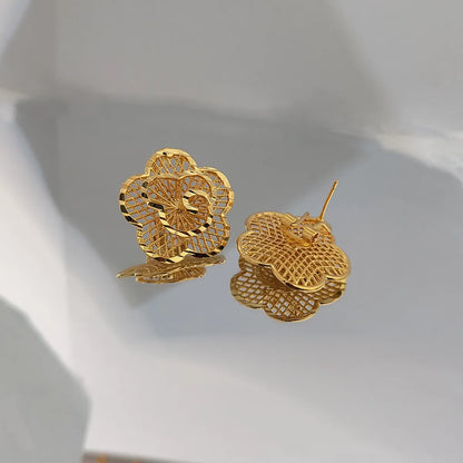 1 Pair Elegant Sweet Flower Plating Hollow Out Copper Ear Studs