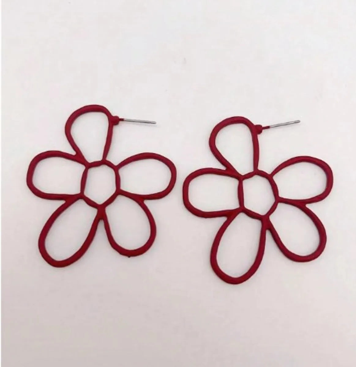 1 Pair Elegant Sweet Pastoral Flower Stoving Varnish Hollow Out Titanium Steel Iron Gold Plated Ear Studs