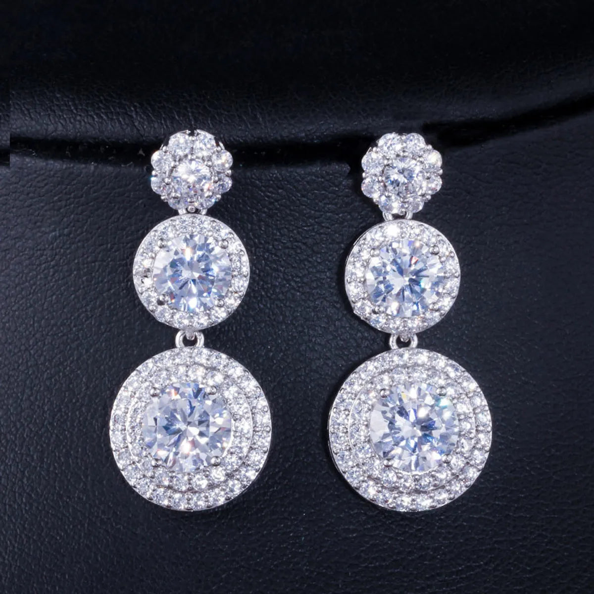 1 Pair Elegant Sweet Round Plating Inlay Copper Artificial Gemstones Zircon Rhodium Plated Silver Plated Drop Earrings