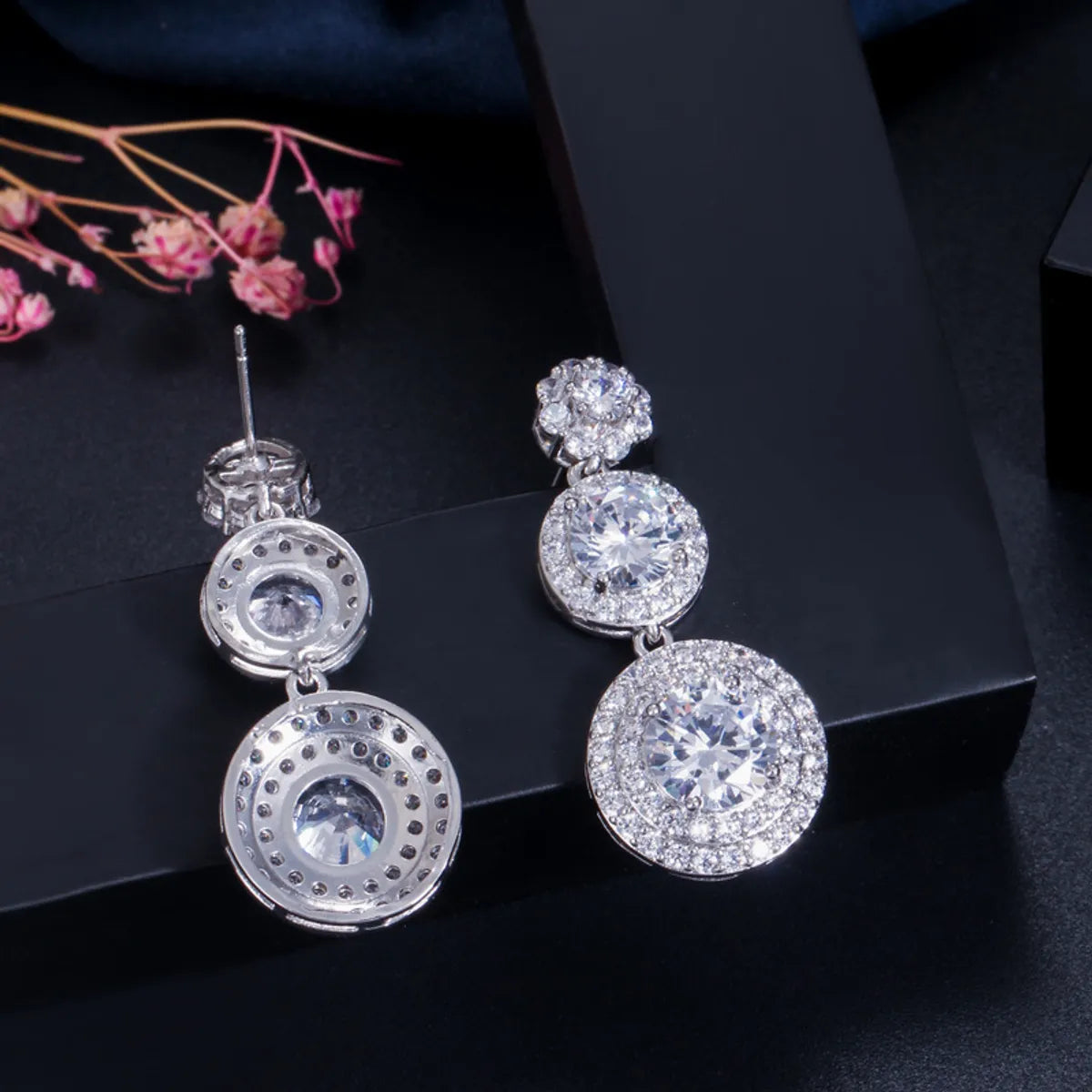 1 Pair Elegant Sweet Round Plating Inlay Copper Artificial Gemstones Zircon Rhodium Plated Silver Plated Drop Earrings