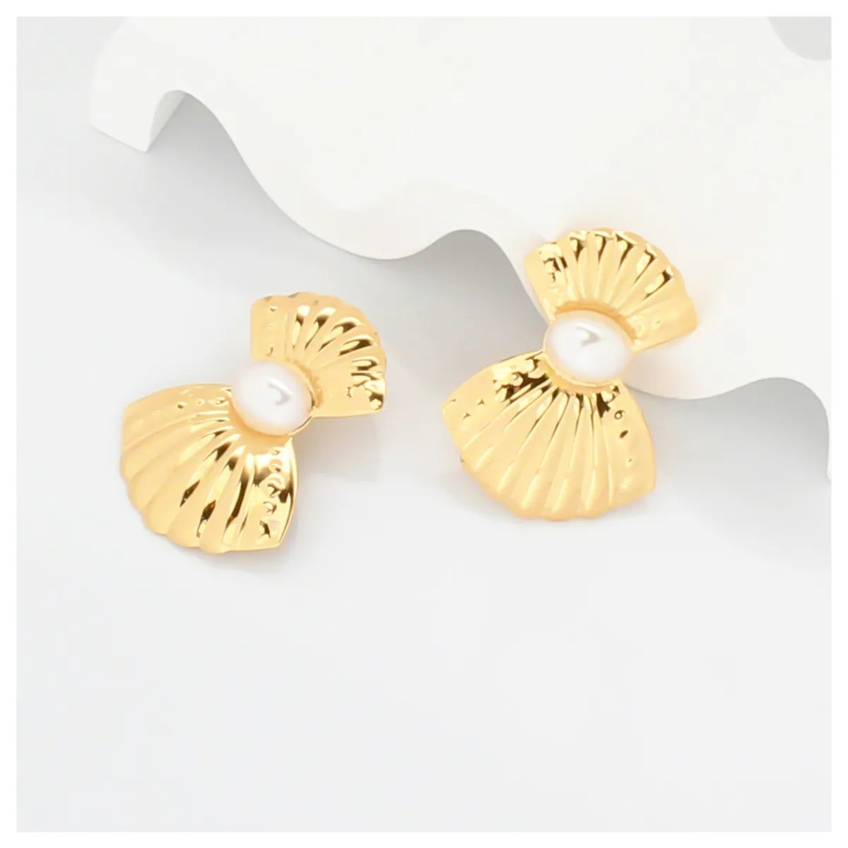 1 Pair Elegant Sweet Shell Plating Iron Gold Plated Drop Earrings