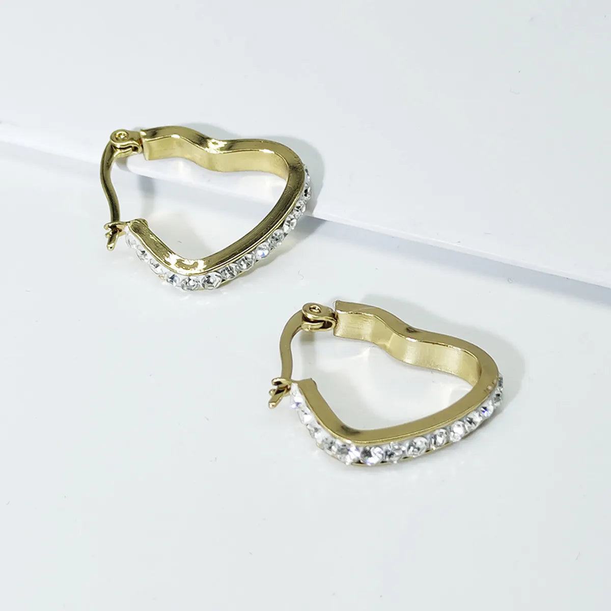 1 Pair Elegant Sweet Shiny Heart Shape Plating Inlay Titanium Steel Rhinestones 18k Gold Plated Earrings