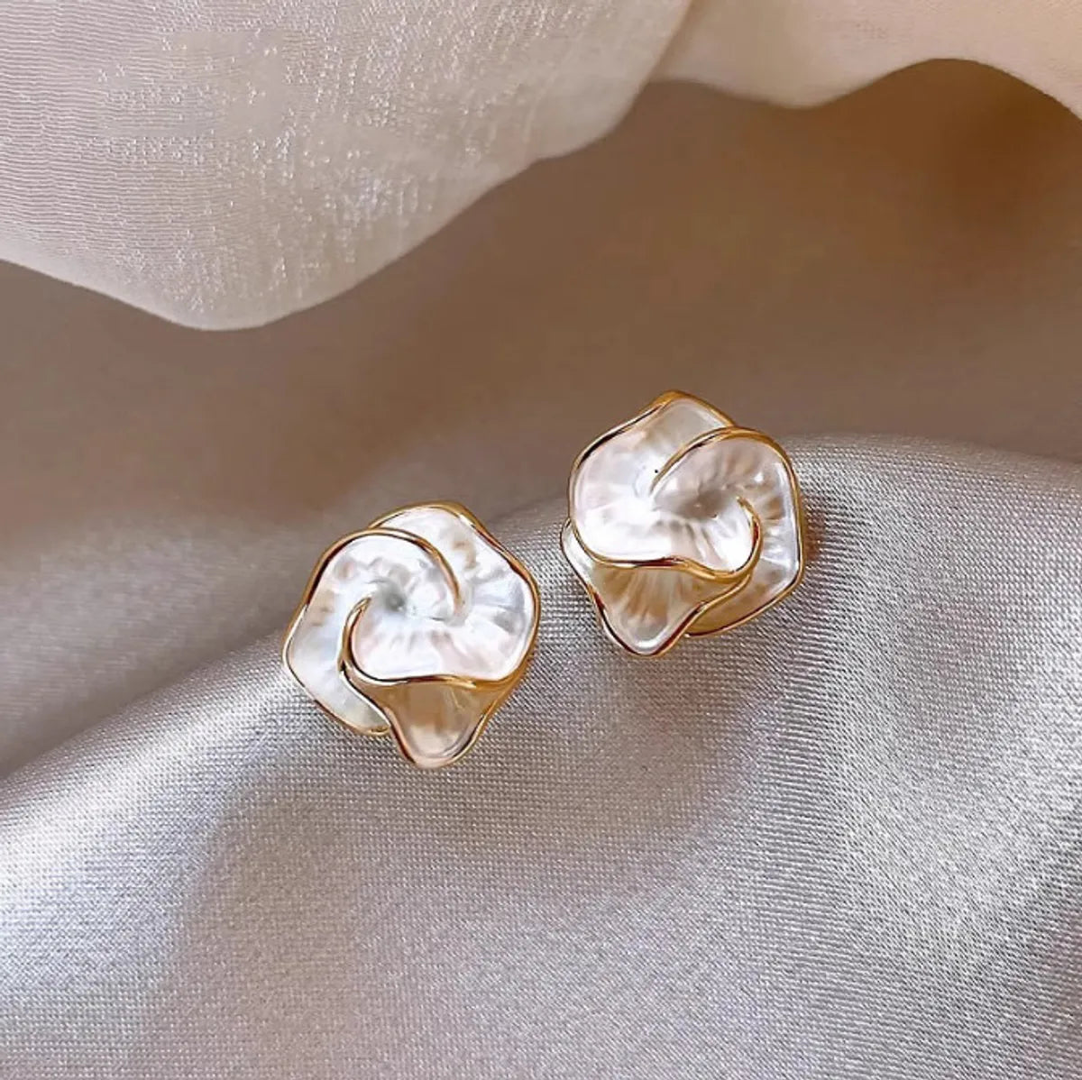 1 Pair Elegant Sweet Square Heart Shape Bow Knot Inlay Imitation Pearl Alloy Rhinestones Earrings