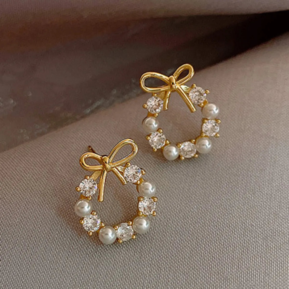 1 Pair Elegant Sweet Square Heart Shape Bow Knot Inlay Imitation Pearl Alloy Rhinestones Earrings