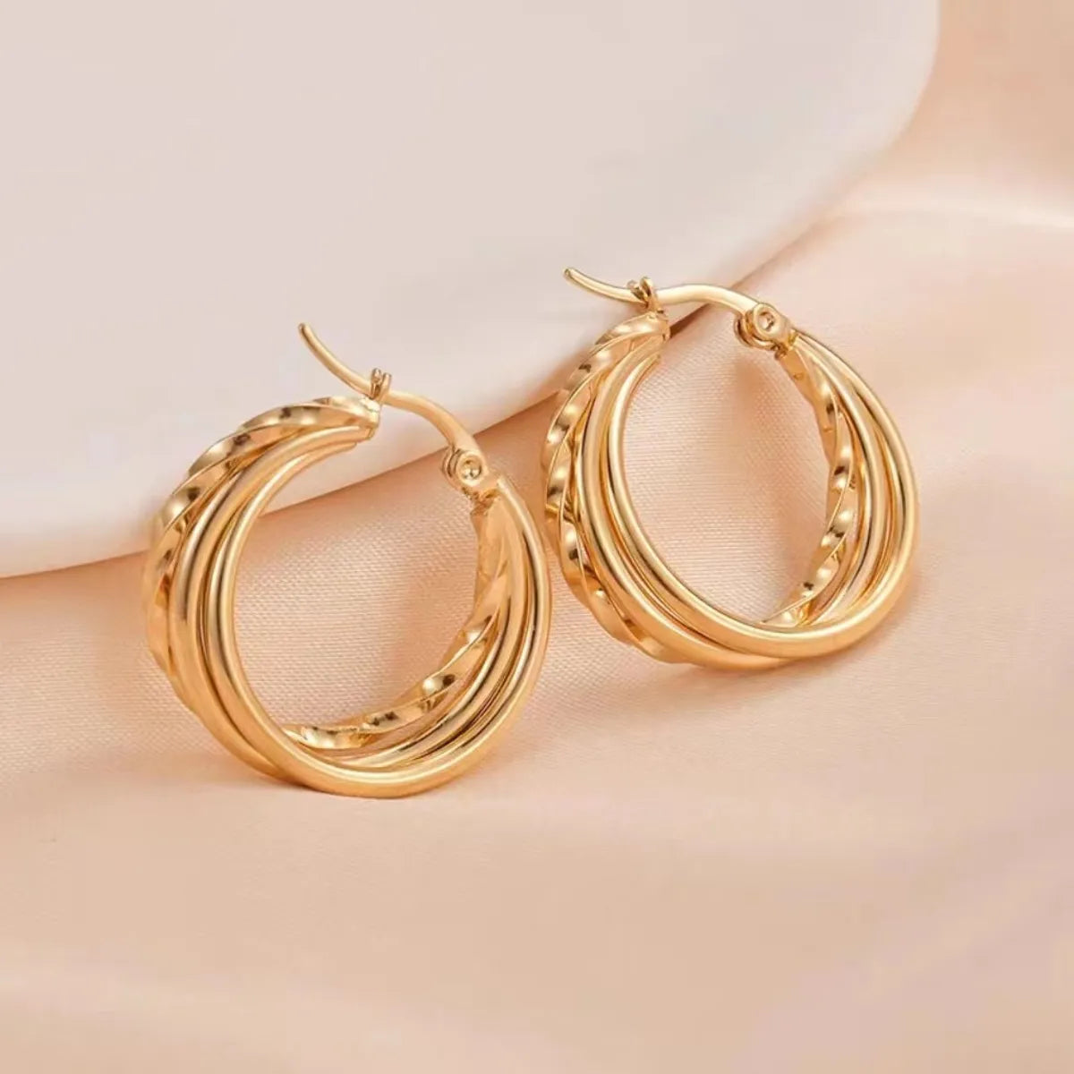 1 Pair Elegant Twist Plating Titanium Steel Hoop Earrings