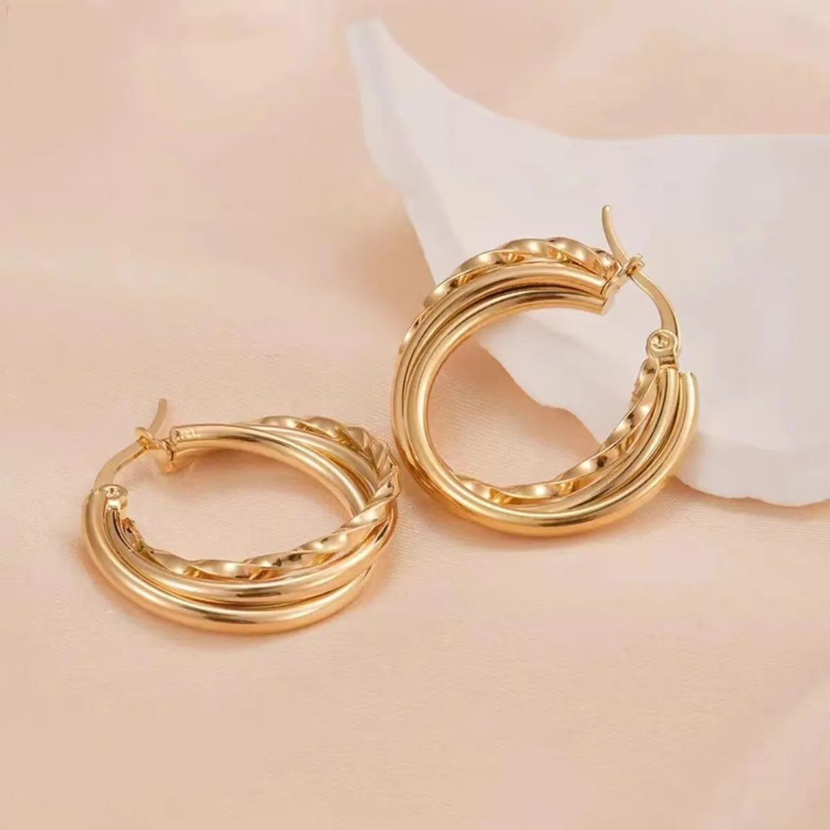 1 Pair Elegant Twist Plating Titanium Steel Hoop Earrings