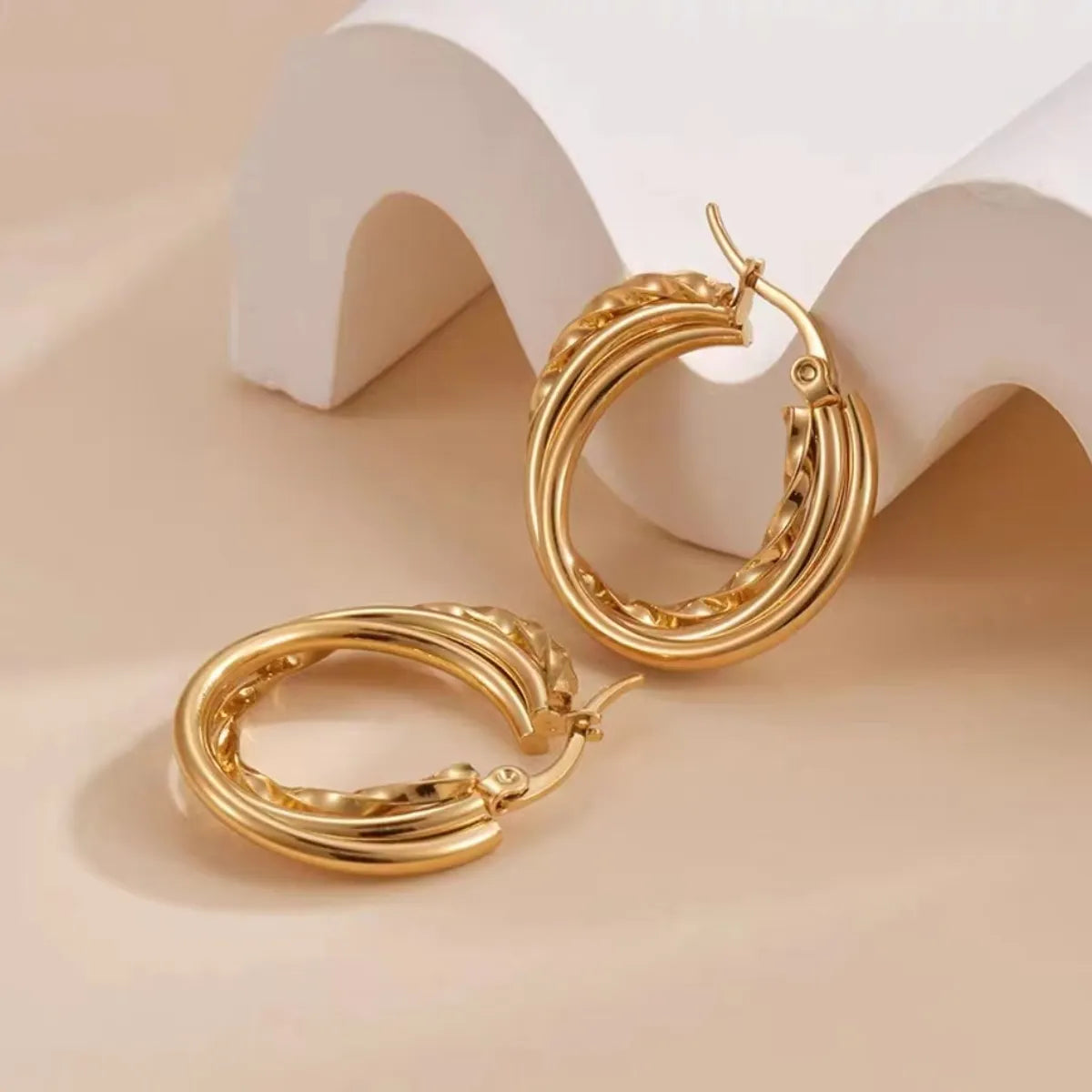 1 Pair Elegant Twist Plating Titanium Steel Hoop Earrings