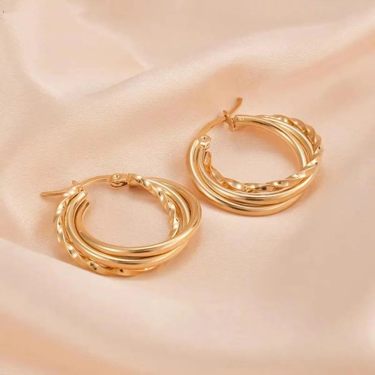 1 Pair Elegant Twist Plating Titanium Steel Hoop Earrings