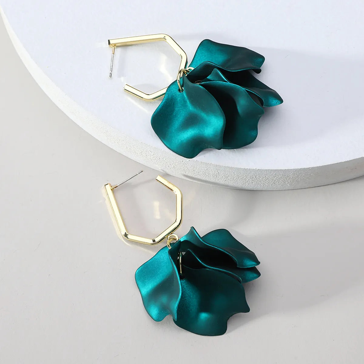 1 Pair Elegant Vacation Petal Arylic Zinc Alloy Drop Earrings