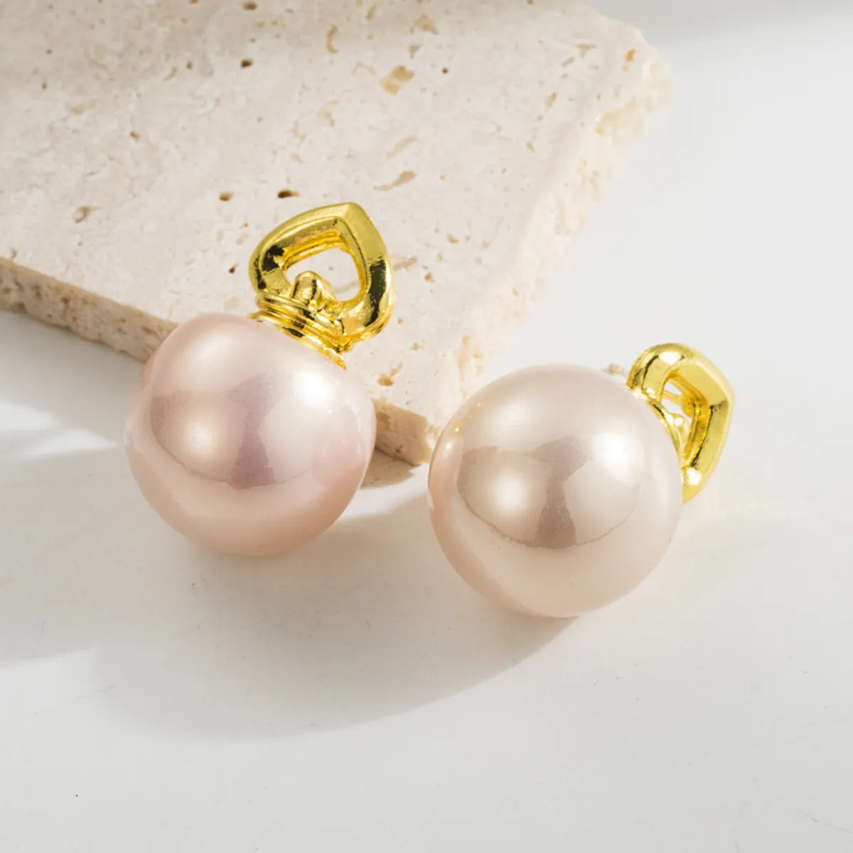 1 Pair Elegant Vacation Round Inlay Imitation Pearl Pearl Ear Studs