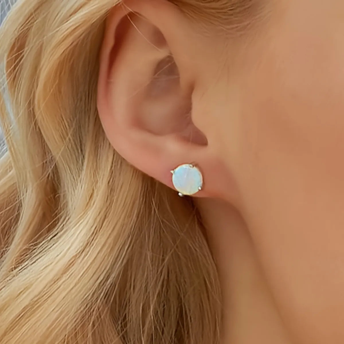 1 Pair Elegant Vacation Simple Style Geometric Copper Artificial Gemstones Opal White Gold Plated Ear Studs