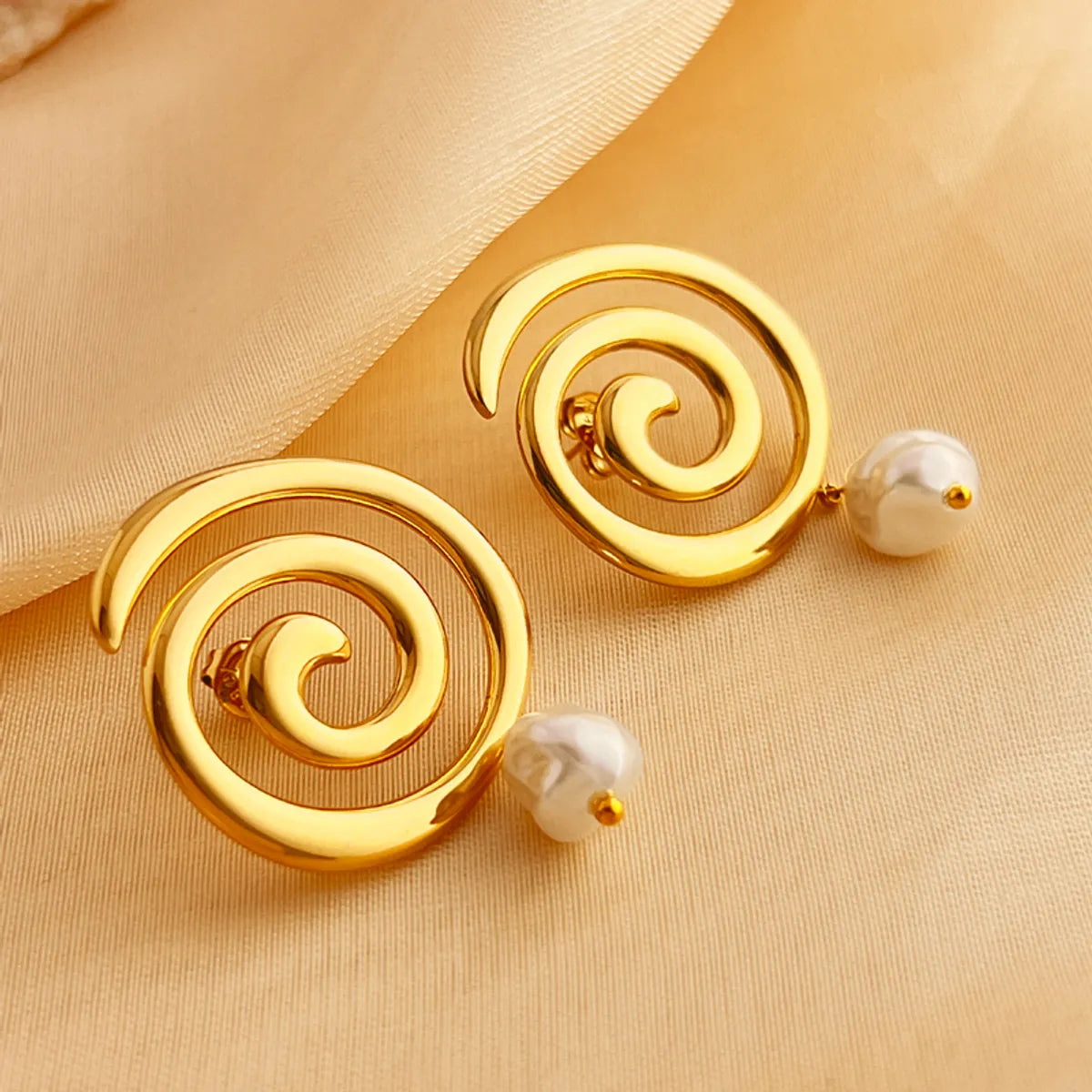 1 Pair Elegant Vacation Spiral Polishing 304 Stainless Steel 18K Gold Plated Drop Earrings