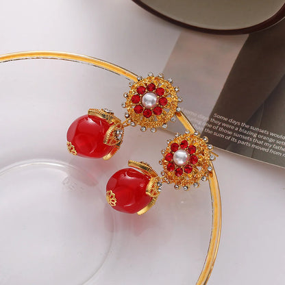 1 Pair Elegant Vintage Style Flower Inlay Copper Artificial Pearls Zircon 18K Gold Plated Drop Earrings