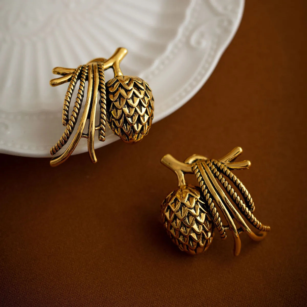 1 Pair Elegant Vintage Style Pine Cones Carving Copper Gold Plated Ear Studs