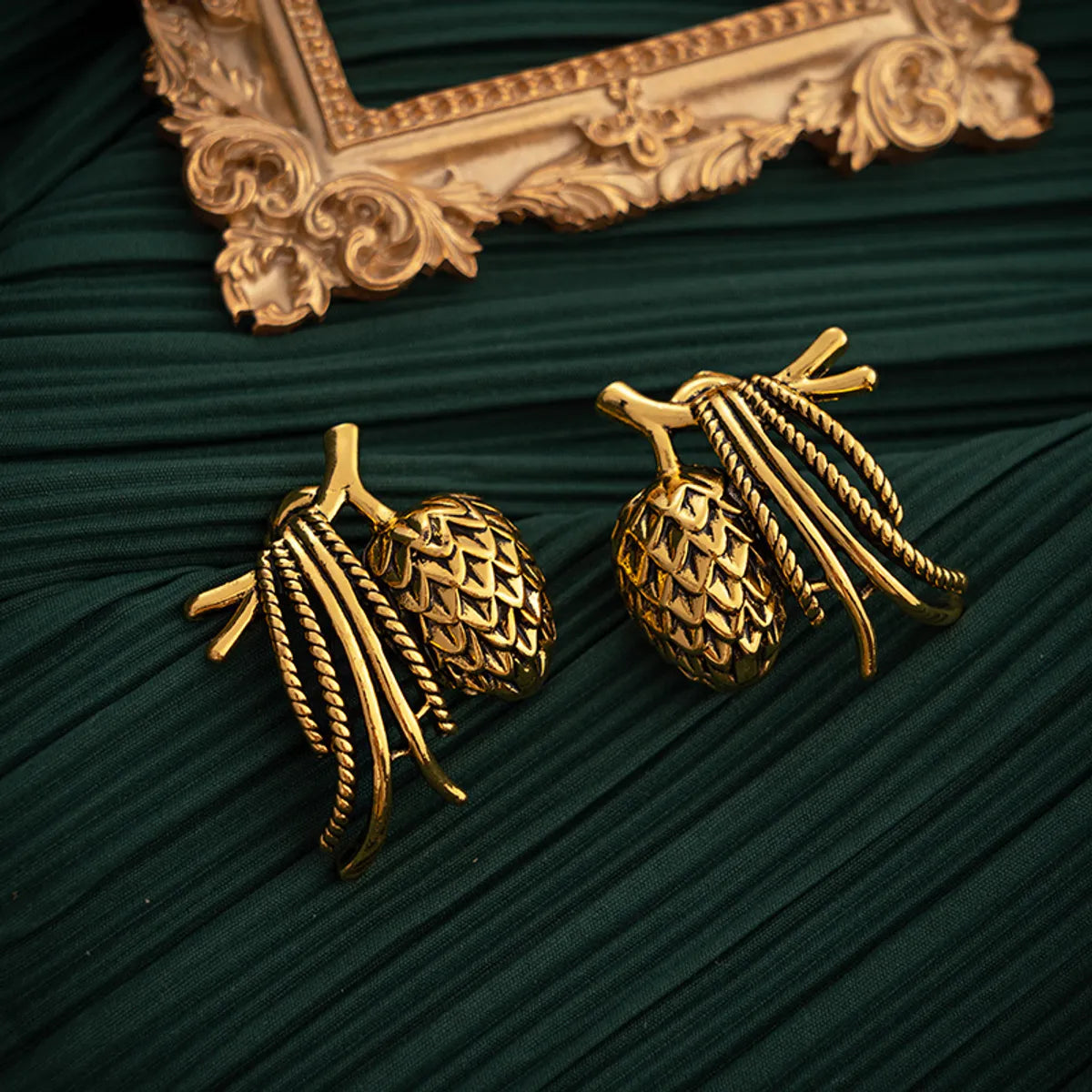 1 Pair Elegant Vintage Style Pine Cones Carving Copper Gold Plated Ear Studs