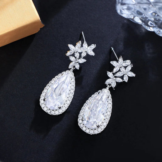 1 Pair Elegant Water Droplets Snowflake Plating Inlay Copper Artificial Gemstones Rhodium Plated Drop Earrings