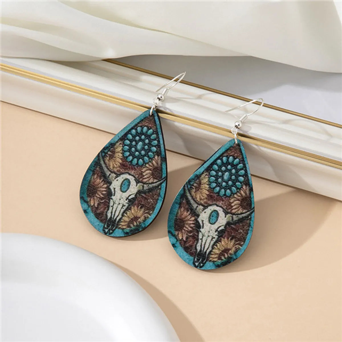 1 Pair Ethnic Style Bohemian Water Droplets Cattle Wood Drop Earrings