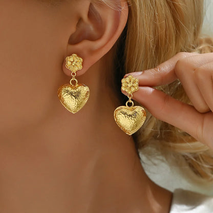 1 Pair Ethnic Style Shiny Star Heart Shape Flower Hollow Out Copper Zinc Alloy 18K Gold Plated Drop Earrings