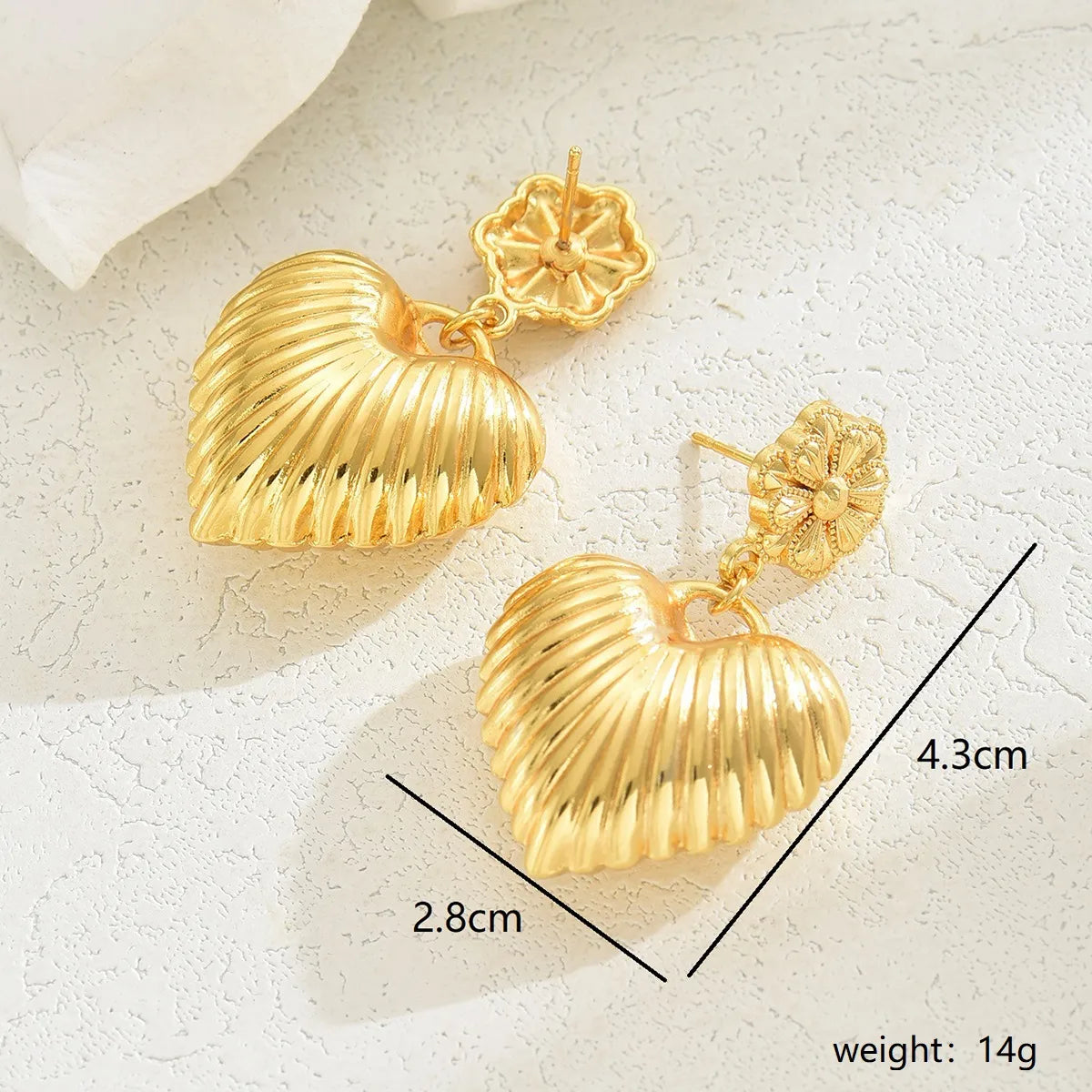 1 Pair Ethnic Style Shiny Star Heart Shape Flower Hollow Out Copper Zinc Alloy 18K Gold Plated Drop Earrings