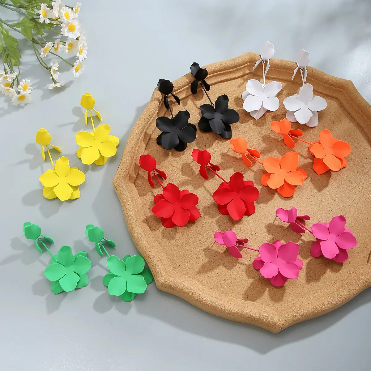 1 Pair Exaggerated Flower Spray Paint Plating Iron Drop Earrings